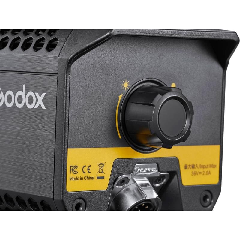 Осветитель светодиодный Godox S60 фокусируемый - фото #4